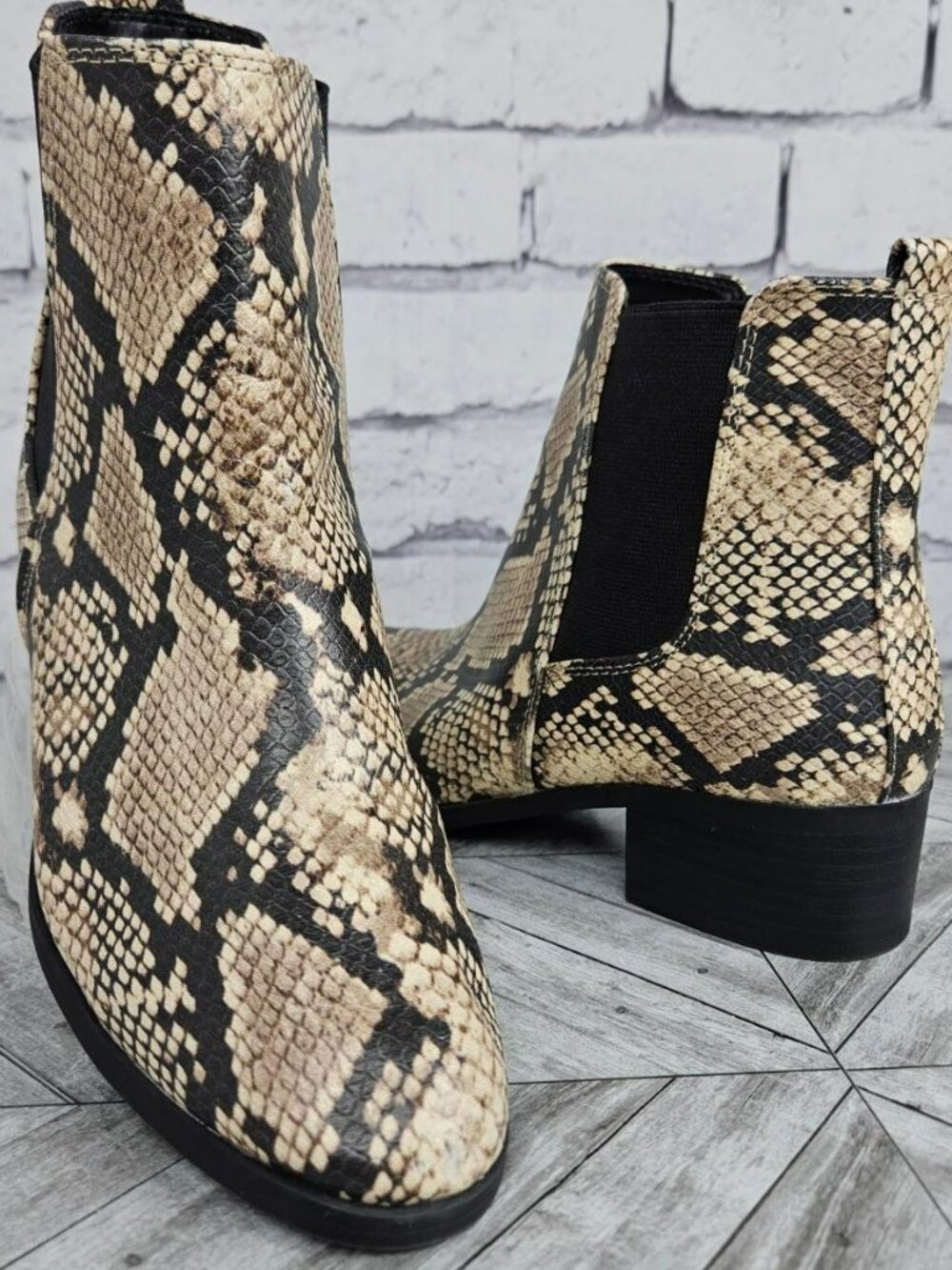 Qupid Snake Print Ankle Boots Chelsea Style Womens 7 Shoes Booties Shoes Country